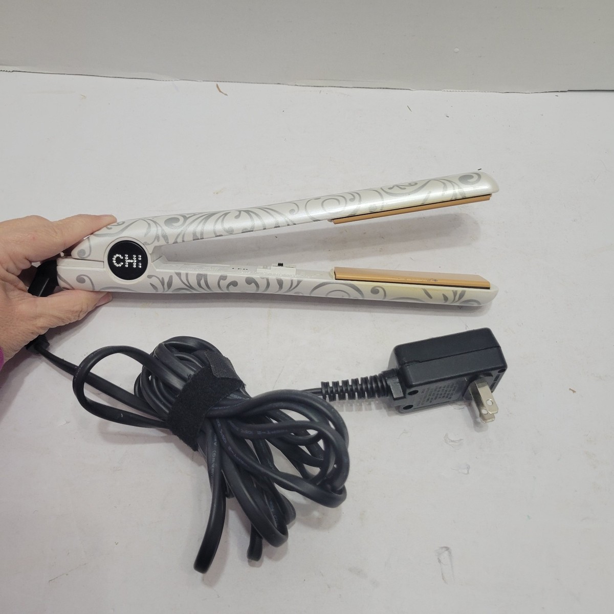 CHI Ceramic Flat Iron White Silver Swirl 1” Gold Plates Hair