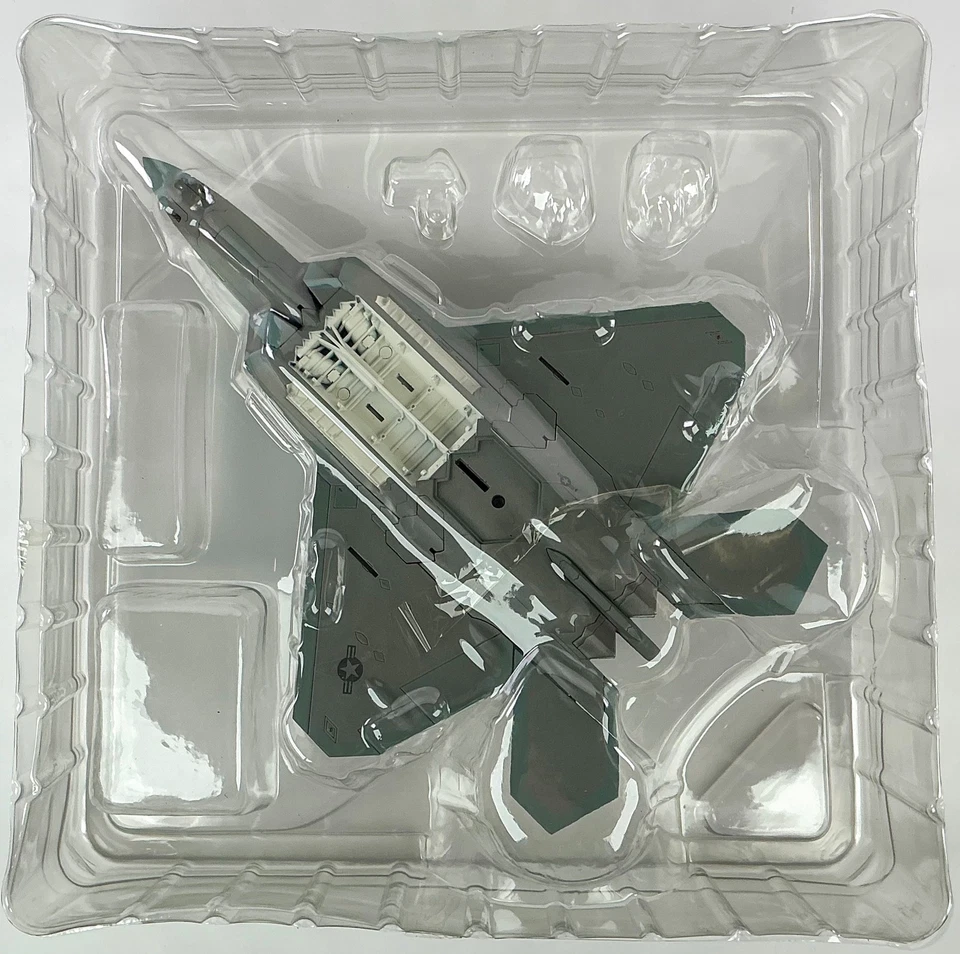 Hobby Master HA2810 F-22A 412th TW 411th FLTS 'Raptor 07' 1/72 Scale Model - Image 4 of 4