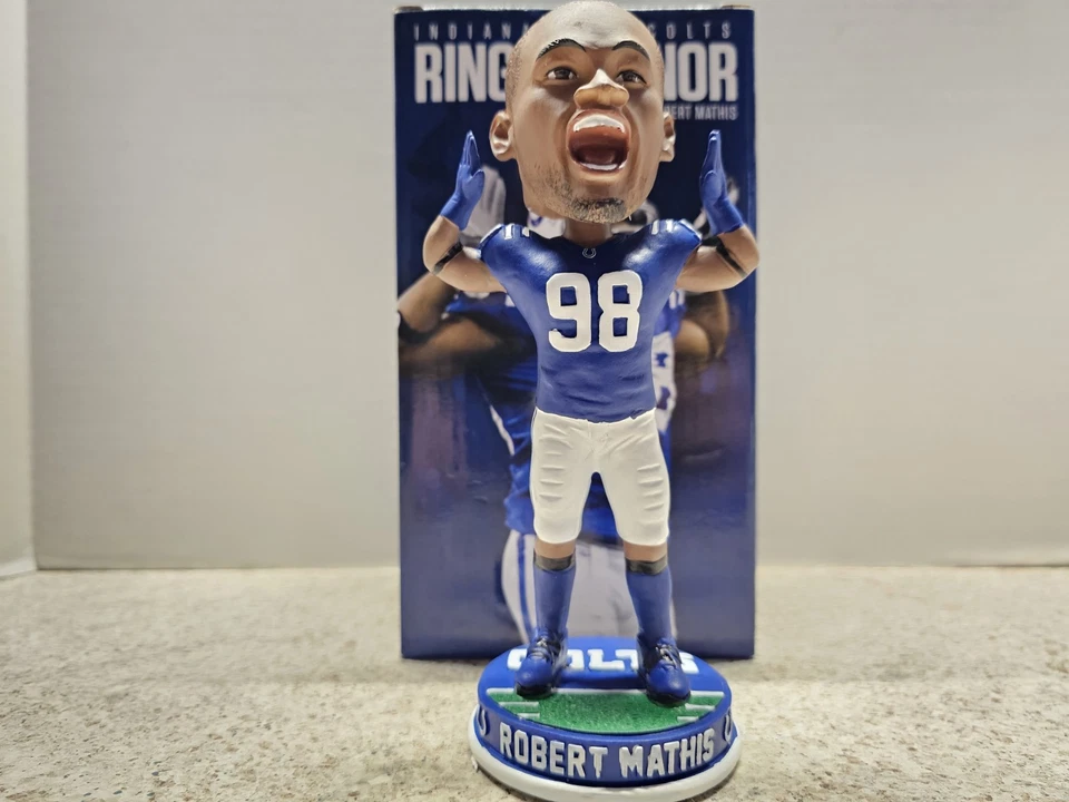 Robert Mathis Indianapolis Colts NFL 2021 SGA Bobblehead Nuevo en Caja Anillo de Honor Foto 4 de 4
