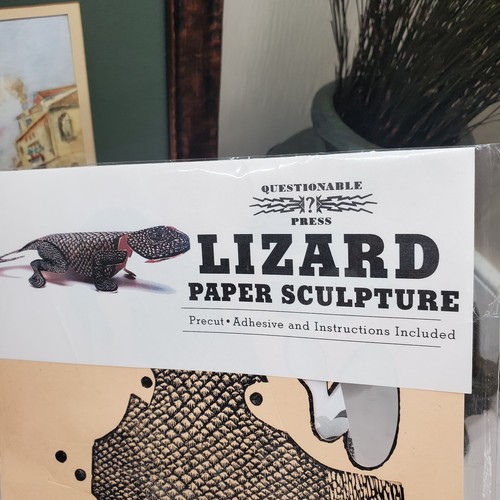 Lizard Paper Sculpture Precut Adhesive & Instructions Include Questionable Press - Picture 8 of 24