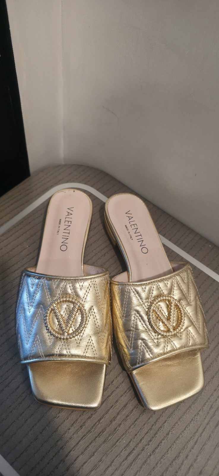 Valentino Africa Italian Leather Slide Sandals Gold Women's Size 7 thumbnail 4