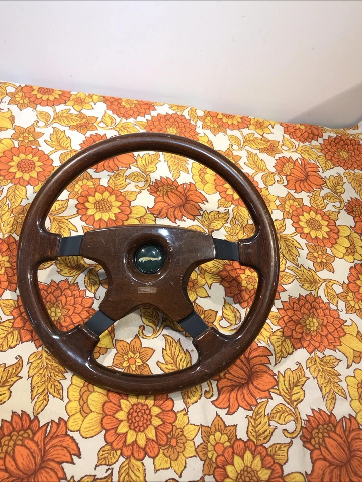 Volante Madera Momo 9-87 Jaguar Buje y emblema Hecho en Italia De Colección OEM Foto 2 de 4