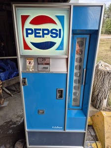 Vintage Pepsi Bottle Machiine 1960s Excellent Condition