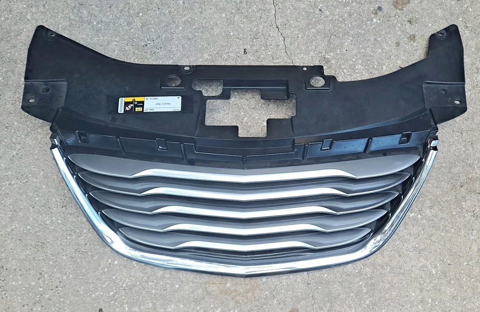 2011-2014 Chrysler 200 Upper Grille Silver & Chrome & Surround 2012 2013 - Image 3 of 4