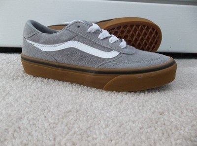 NWT VANS BOYS/KIDS/JUNIORSBROOKLYN SNEAKERS/SHOES SIZE 4.BRAND NEW FOR 2026.SAVE