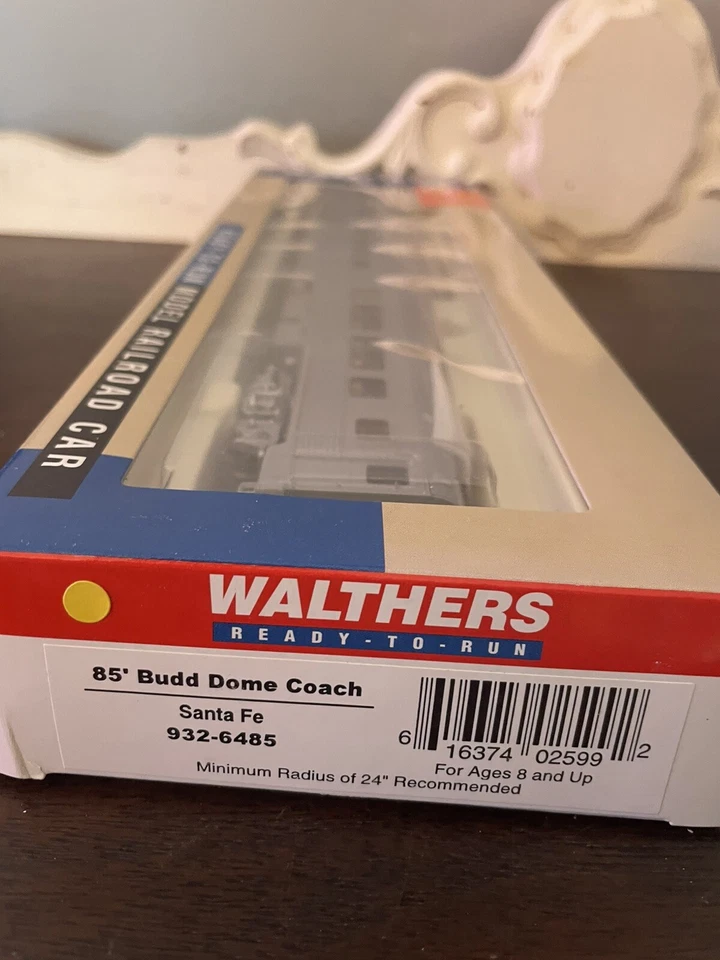 Walthers HO #932-6485 85' Budd DOME COACH - SANTA FE - RTR NIB MINT! - Image 3 of 4