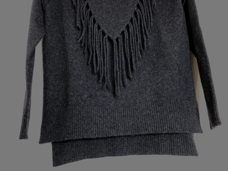 Scoop NYC Sz Small 100% Cashmere Sweater Gray Fringe Neckpiece Detail Side Slits - Image 4 of 4