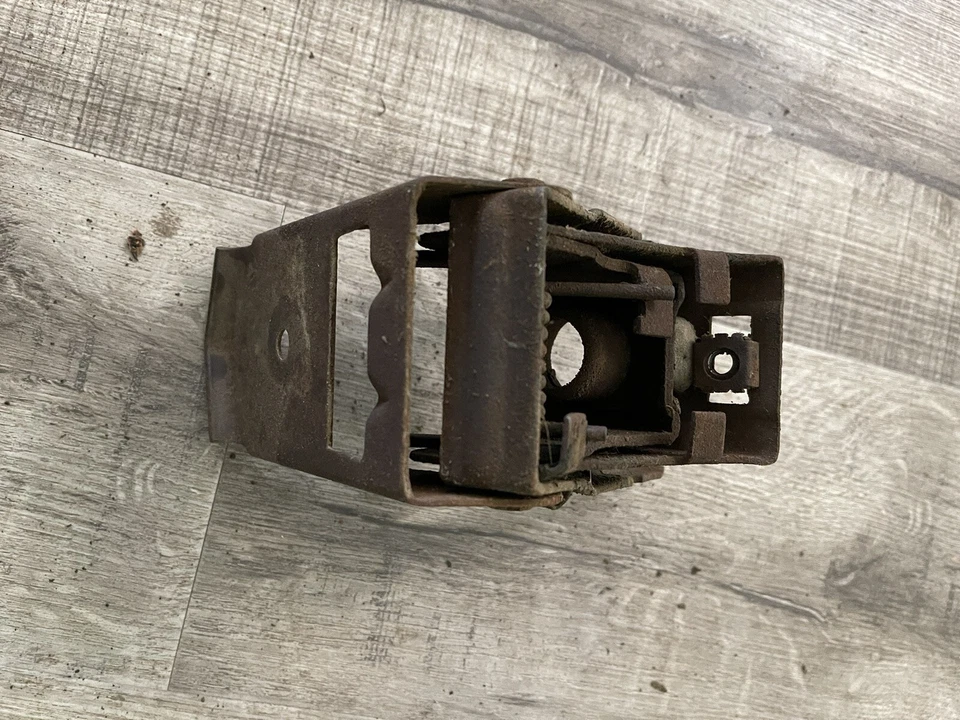 1967 Ford Galaxie 500 защелка капота предохранитель защелка LTD кронштейны кронштейн рычаг - Изображение 3 из 4