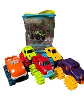 Battat 5 Plastic Toy Cars  Storage Bag Easy To Clean Colorful