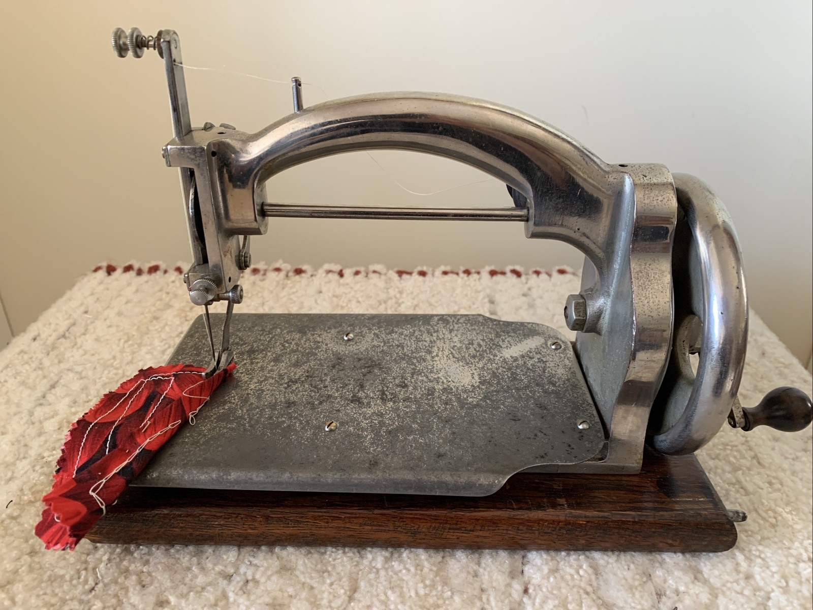 Hand Crank Vintage Sewing Machine eBay