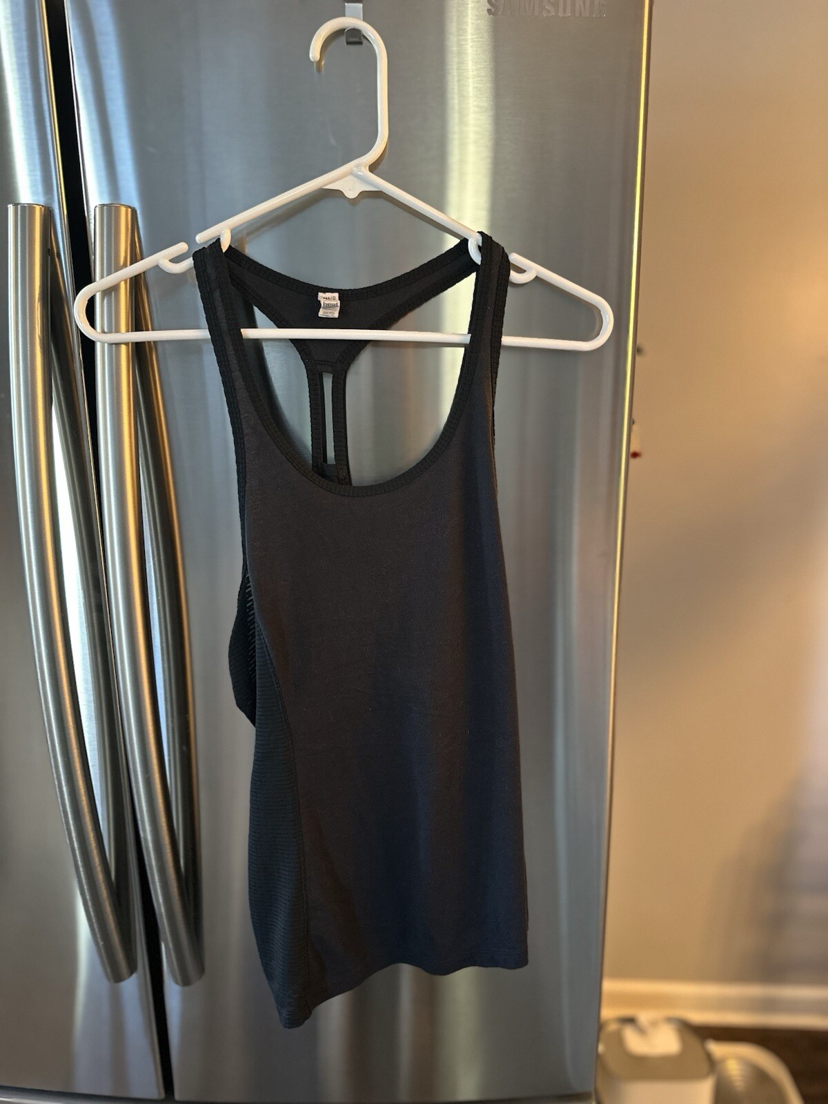 Women’s Under Armour Small Work out Tank