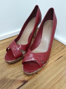 red heels size 11