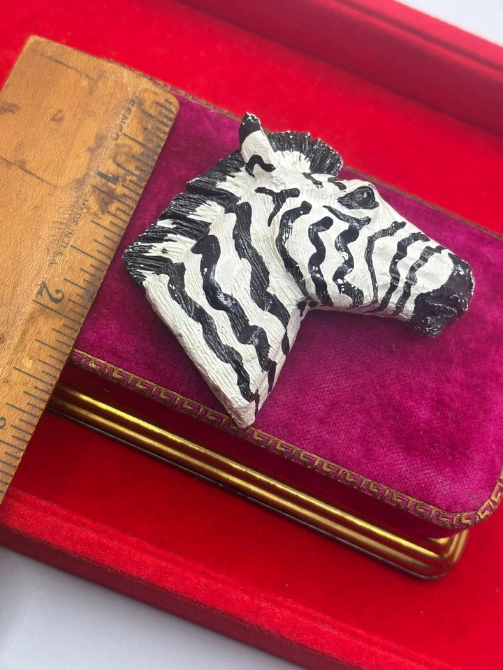 Broche prendedor cabeza cebra madera único hecho a mano V. AALKO FIRMADO Estate de colección 2,25x2" Foto 4 de 4