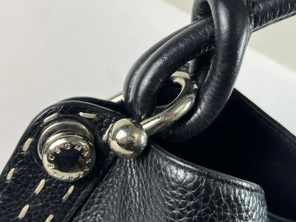 Bolso Cartera BCBG Maxazria Cuero Negro Guijarro en Muy Buen Estado Foto 3 de 4