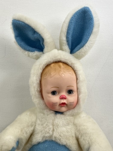Madame Alexander Hug Me Bunny Doll White Blue Rabbit 16” Vtg Alexanier 19©️77 - Picture 3 of 15