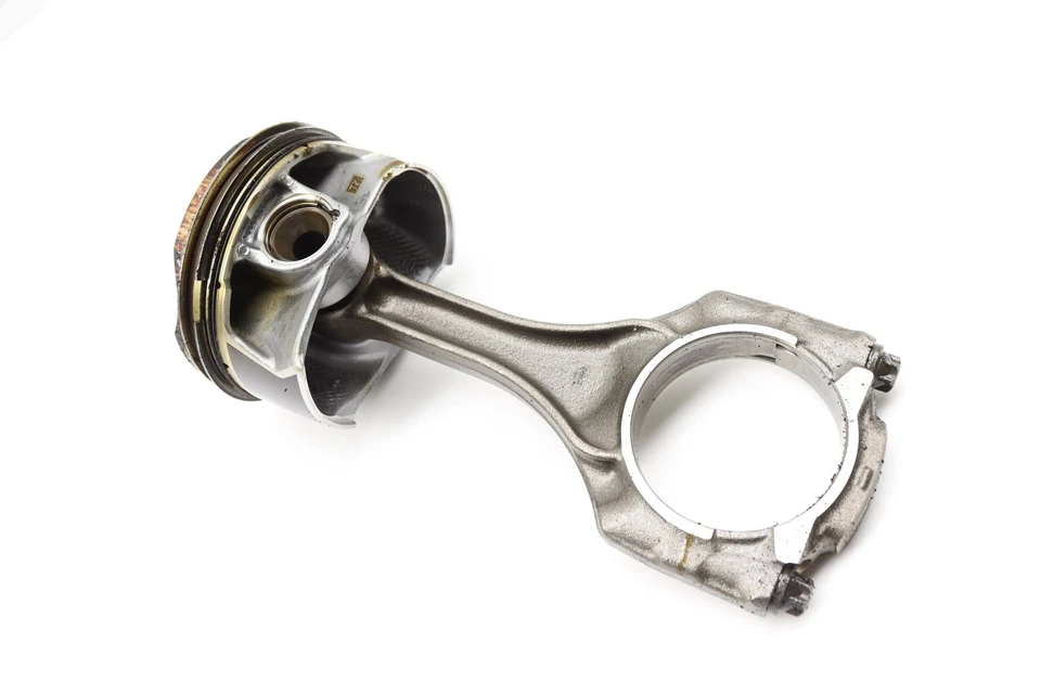 2016–2019 BMW 750LI XDRIVE 4,4 л — поршень с соединительным штоком 8600381 - Изображение 2 из 4