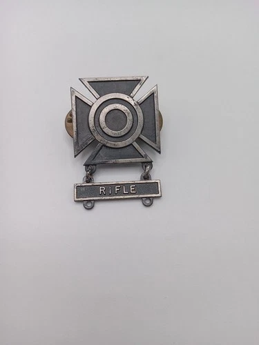 WWII US ARMY STERLING SILVER RIFLE MARKSMAN BADGE Vtg PIN MEDAL US MILITARY