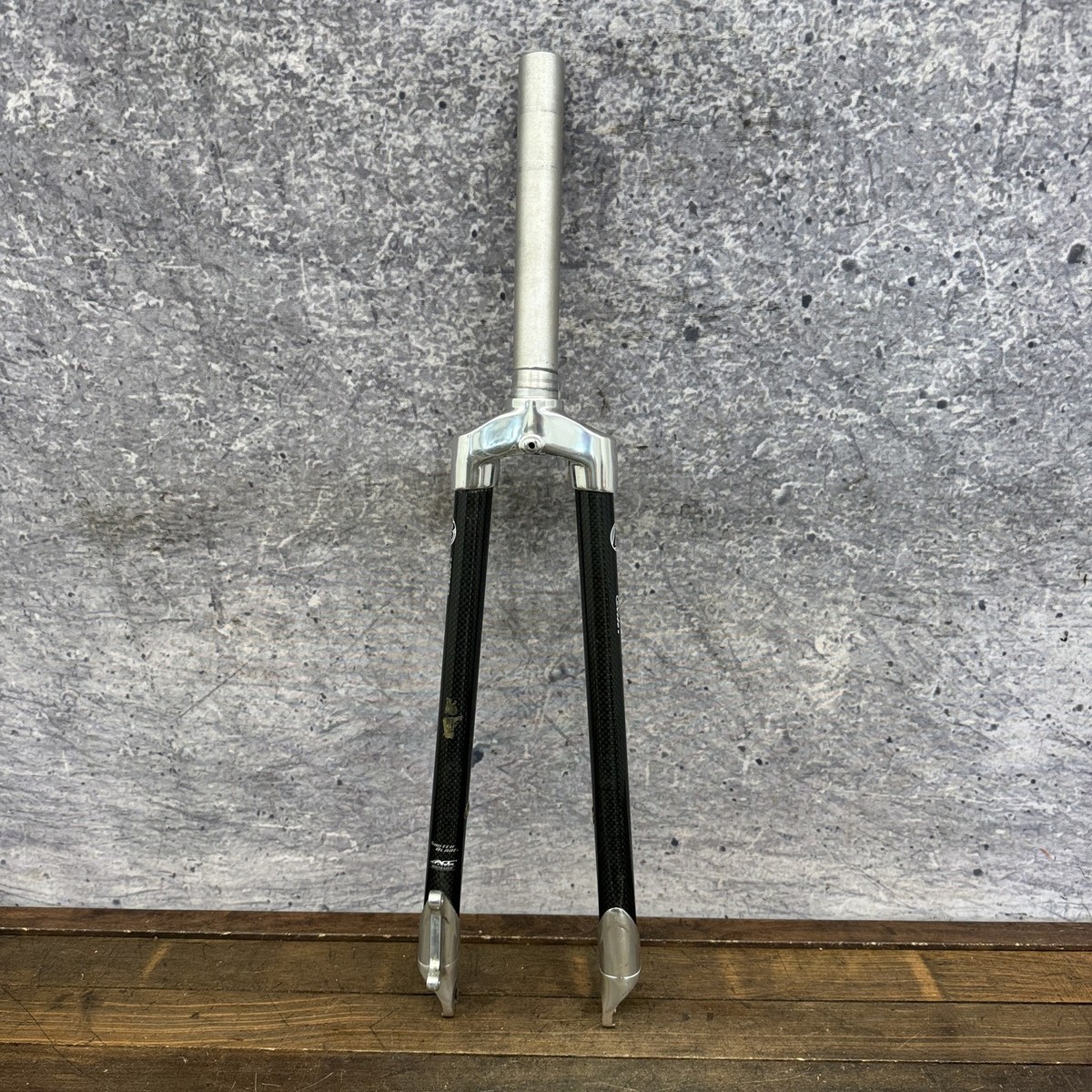 Vintage Bontrager Switchblade Carbon Fork 700c 1 1/8 Threadless