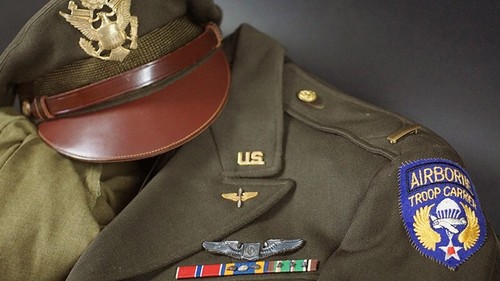 WW2 AAF GLIDER PILOTS ATTRIBUTED COMPLETE UNIFORM, AIRBORNE TROOP CARRIER