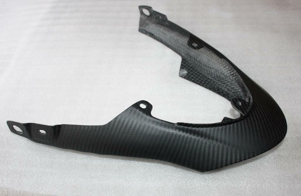 Contour de feu arriere carbone premium pour Triumph Speed Triple RS 2016-2020 finition brillante