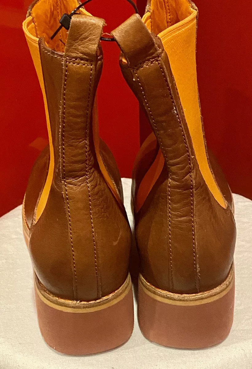 Cole Haan AIR JOHANNA CHELSEA SEQUOIA Boots Women s 10.5B EUC