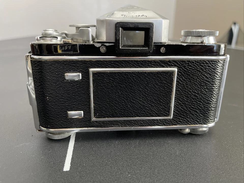 Cámara SLR de película de 35 mm Ihagee Exakta VX IIa viene con estuche venta como está solo piezas. Foto 4 de 4
