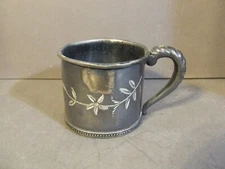 ANTIQUE VTG MIDDLETOWN PLATE CO USA ETCHED FLOWER SILVERPLATE BABY CUP