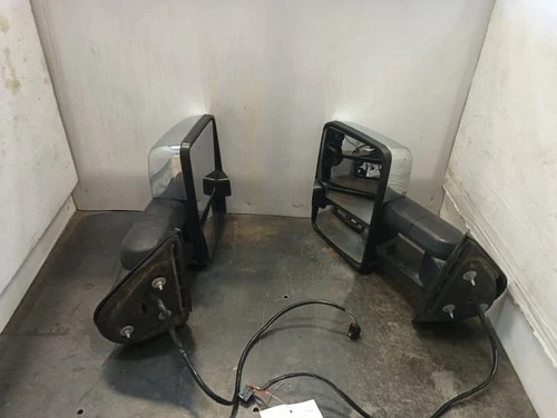 Aftermarket Side View Mirror Pair from 2009 GMC Sierra 2500 12050230