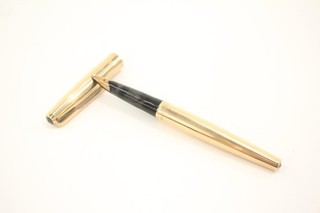 Vintage Parker 65 Fountain Pen Writing 14ct Gold Nib Gold Plated Casing