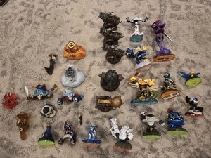Large Lot of Skylanders Video Game Figures 15+