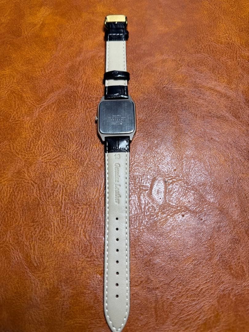 A136 Rare Working SEIKO DOLCE Rectangular 90s - image 8