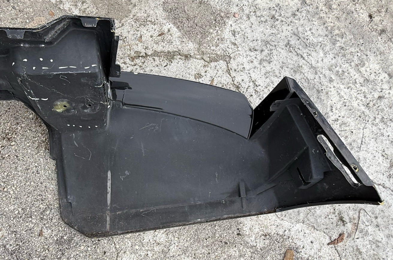 2001-2006 Lamborghini Murcielago Coupe Roaster Rear Bumper Cover 410807301A OEM