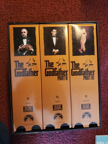 The Godfather Collection *VHS *Part 1 *Part 2 *Part 3 *6 tapes total *Paramount  - Bild 1 von 3