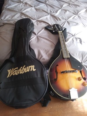 Washburn Madolin  with Case- Beautiful - No wear or Flaws Seen