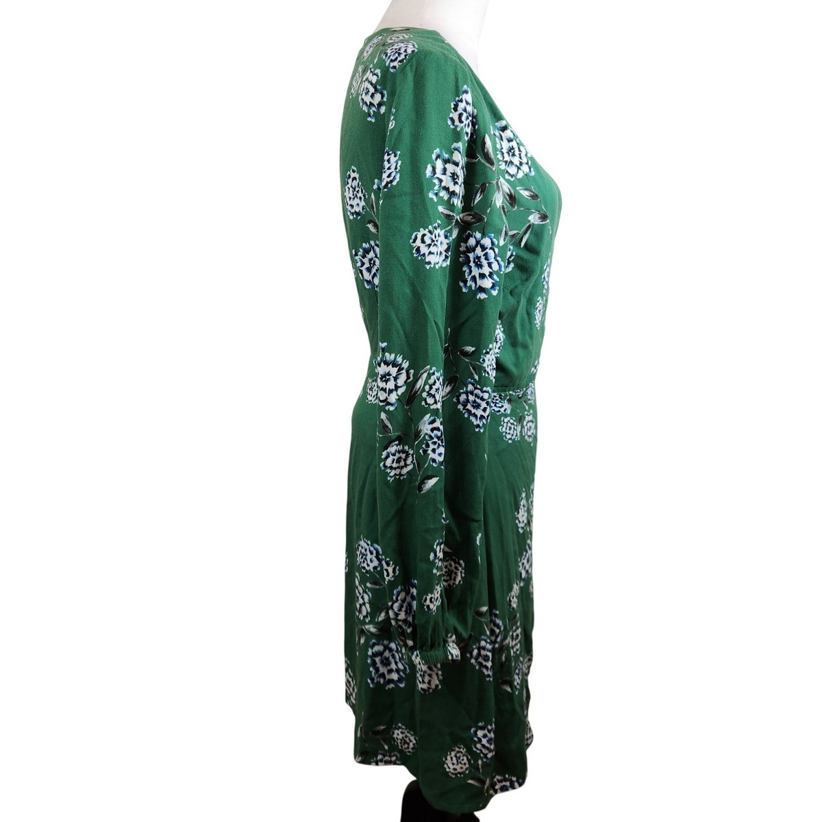 green emerald velvet dress Cupcakes and Cashmere Women's Ladonna Washed Demin Dress, Chambray, 10 at  Amazon Women's Clothing store