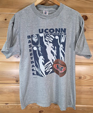 VTG UCONN Huskies Women Basketball T-Shirt Men Large 90s Distress READ