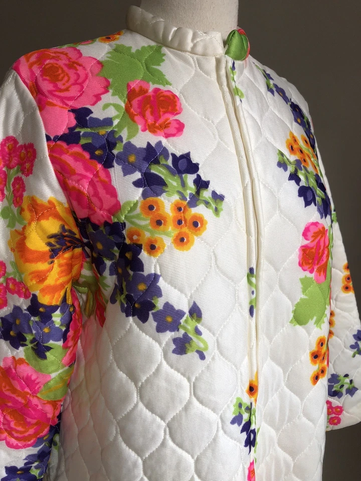 IMPRESIONANTE ABRIGO ACOLCHADO FLORAL DE COLECCIÓN NUEVO SIN ETIQUETAS MONTGOMERY WARD talla M/L Foto 4 de 4