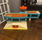 Vintage 1972 Fisher Price Play Family Airport Little People #996 Terminal - EUC