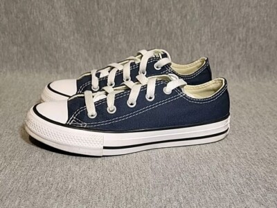 Converse Child Unisex Chuck Taylor Low Top Sneaker Navy Szie 1M