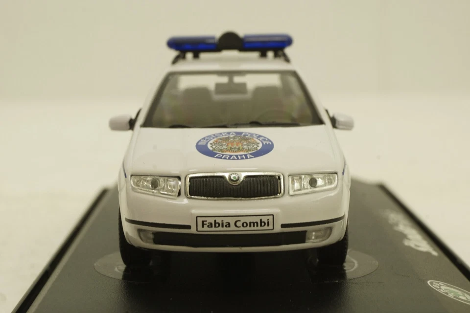 Skoda Fabia Combi, Mestska Policie, white, 143ABX-004XB, Abrex 1:43 - Image 2 of 4