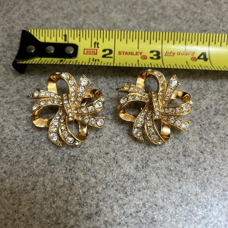 Vintage  Kenneth Jay Lane Clip-On Earrings Gold And Sparkly Stones