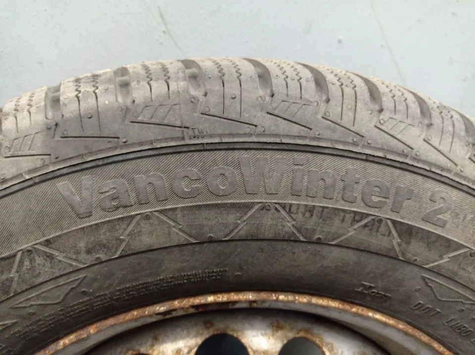 VW Crafter (2E) 2,5 Tdi Roue de Secours / 235/65 R16 115/113R A0014004802 - Bild 4 von 4