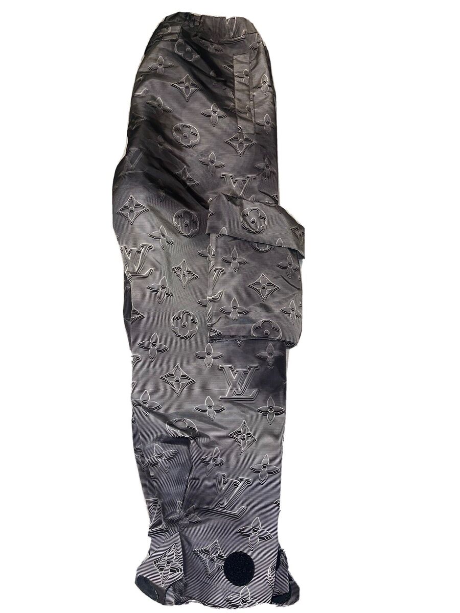 Louis Vuitton 2054 Monogram Cargo Pants | eBay Louis Vuitton 2054 Monogram Cargo Pants | eBay