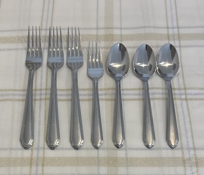 QUATTRO Hampton Silversmiths Flatware HSVQUA 7 Pcs Frosted Glossy Stainless Disc