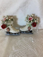 LOT OF 2 VICTORIAN FLORAL ICE SKATE CHRISTMAS ORNAMENTS W PINK ROSES #2