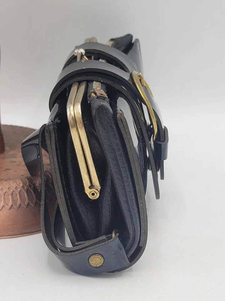 Cartera clutch muñeca PVC negra con cierre de beso y bolsillos con cremallera hecha a mano vintage Foto 4 de 4