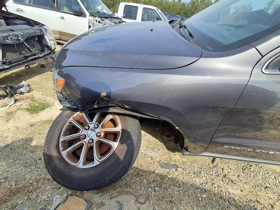 Puerta trasera del conductor Wk carrocería VIN E o F se adapta a 11-22 GRAND CHEROKEE 2697412 Foto 3 de 4