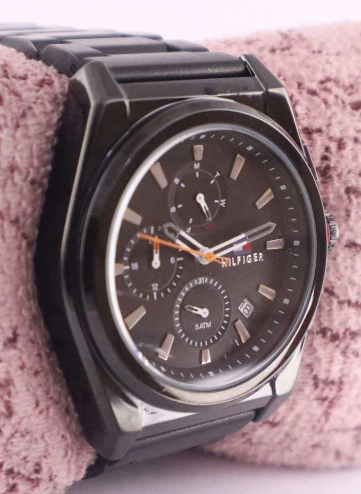 Reloj de pulsera Tommy Hilfiger para hombre cronógrafo esfera negra "fecha" "eleva tu estilo" Foto 3 de 4