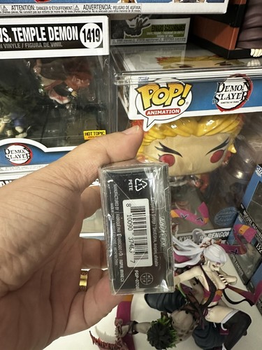 FIGPIN Demon Slayer Zenitsu Agatsuma 1149 Black & White Exclusive Locked - Picture 5 of 5