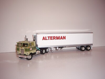 ミニカー PETERBILT 352 w/ VAN TRAILER BUDWEISER ミニカー PETERBILT 352 w/ VAN TRAILER BUDWEISER Peterbilt